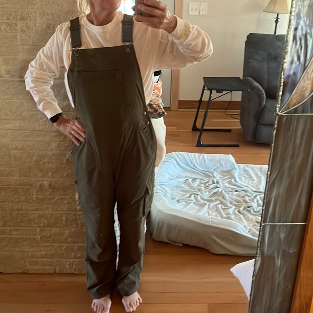 Ladies Bib Overalls SZ S in Olive Green. Duluth Trading Co